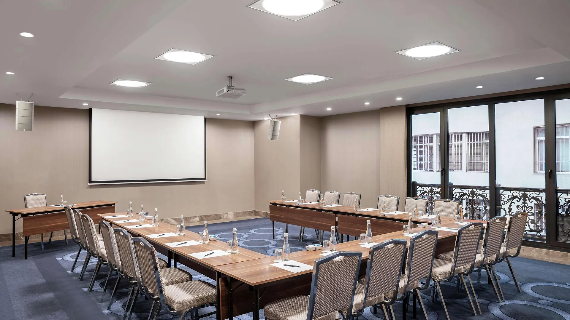 Doubletree By Hilton Istanbul Gayrettepe Hotel 5*,