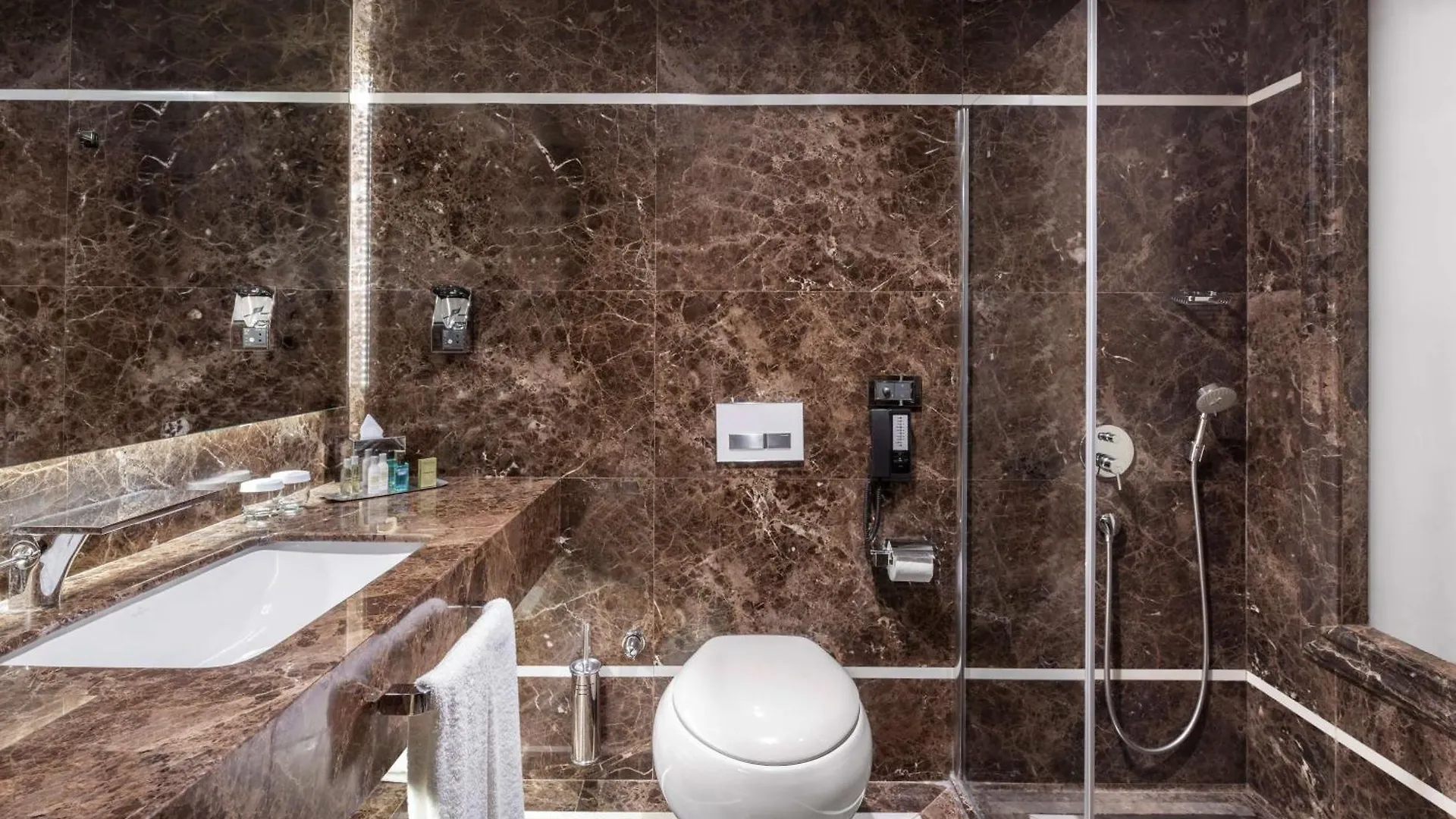 Doubletree By Hilton Istanbul Gayrettepe Hotel